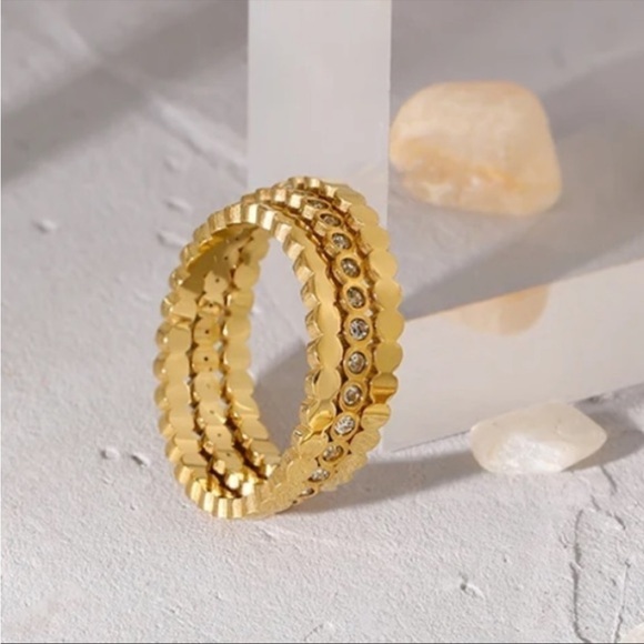 New 18k Gold Plated Royal Crown CZ Stackable Ring Set - Picture 8 of 14